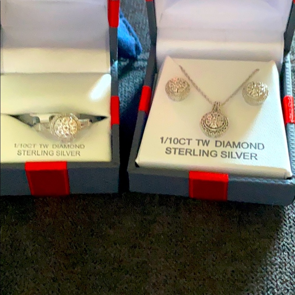 A set of jewelry